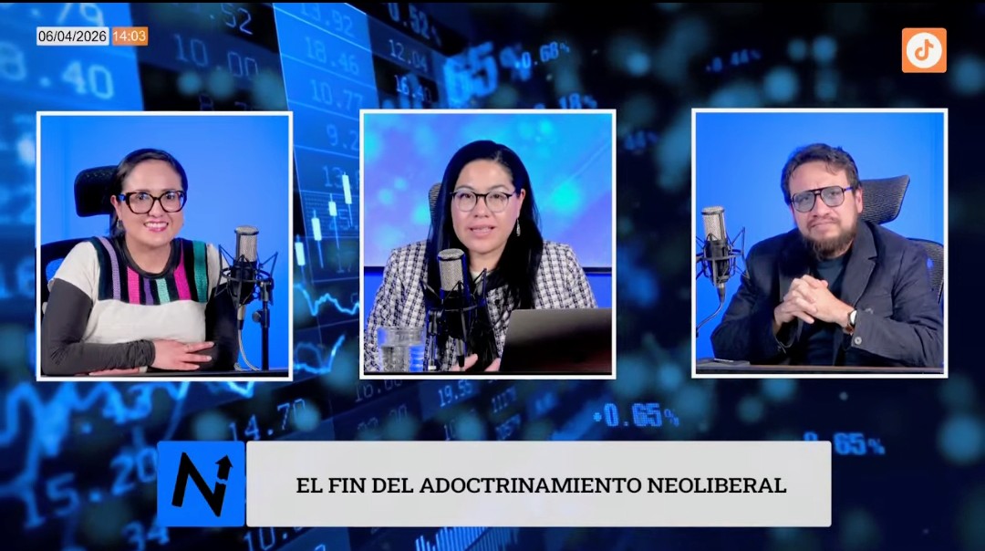 CarolinaBuenda's tweet photo. 🧶Comparto el programa de la MESA DE ECONOMÍA POLÍTICA. Espacio de @contralinea, en el que @Nancy_FloresN, @BandaDelAzufre   y reflexionamos sobre temas económicos. 

El tema de hoy fue El fin del adoctrinamiento neoliberal.
Aquí les comparto el link  👇🏼

https://t.co/OLU3HBK4I3 https://t.co/oRK4DOmHti