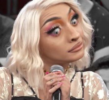 Anne🚩 tweet media