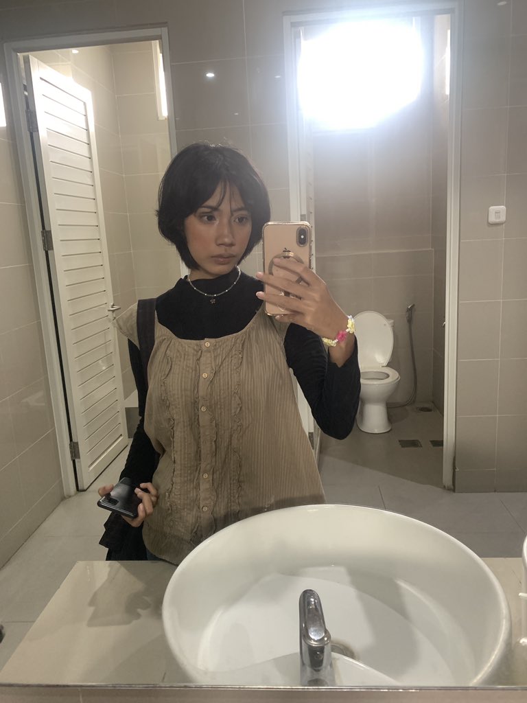 Girl and Her Badmood tweet media