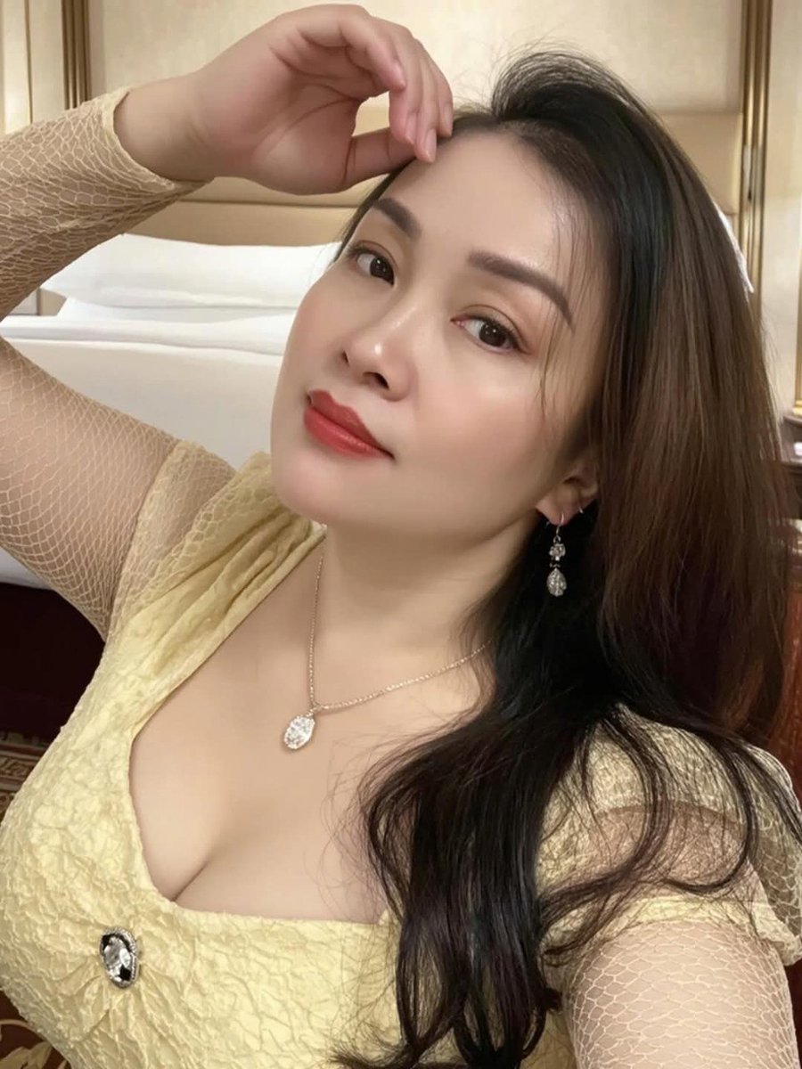 Ngân Phạm tweet media