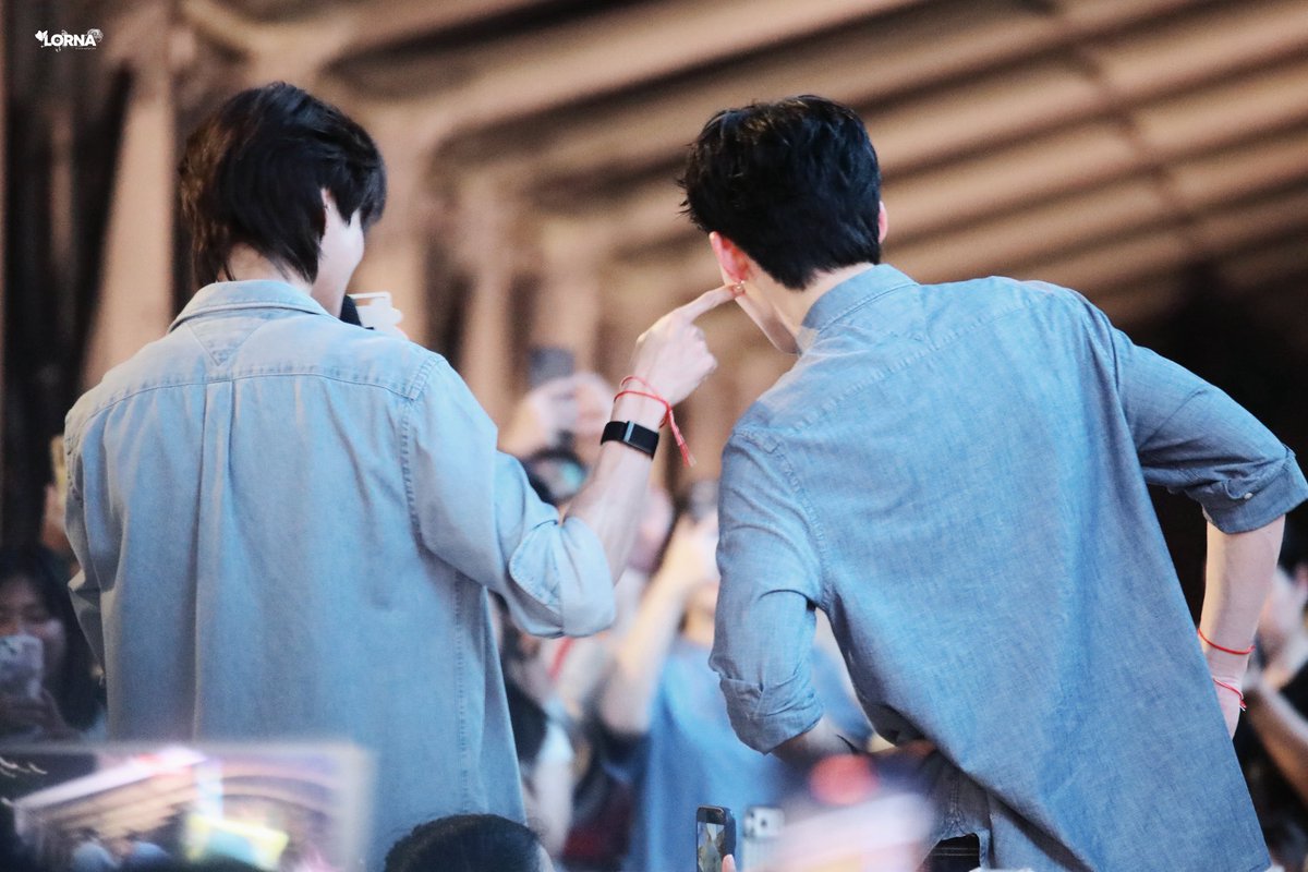 jollyparfait's tweet photo. ชัดเลยว่าเอียงตัวมาให้แก้มโดนนิ้วเทอ น่ารักชหๆๆๆๆๆๆๆๆๆ https://t.co/4J8ANMomYf