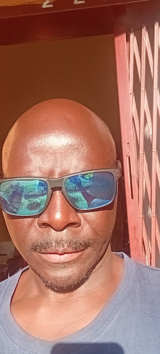 AbeMashau's tweet photo. Life is like rolling wheel 🛞 one day you live better one day you suffer 😪 😢 https://t.co/ry5JnfGp7x