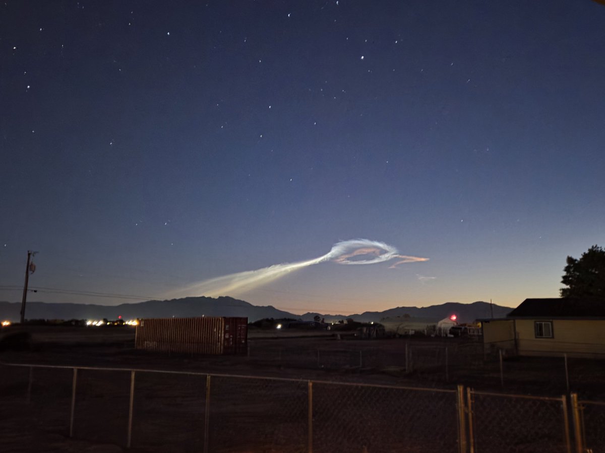 DJKing78's tweet photo. Launch view from @TownofPahrump https://t.co/TTvmj5Fp7E