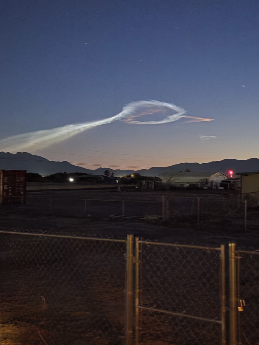 DJKing78's tweet photo. Launch view from @TownofPahrump https://t.co/TTvmj5Fp7E