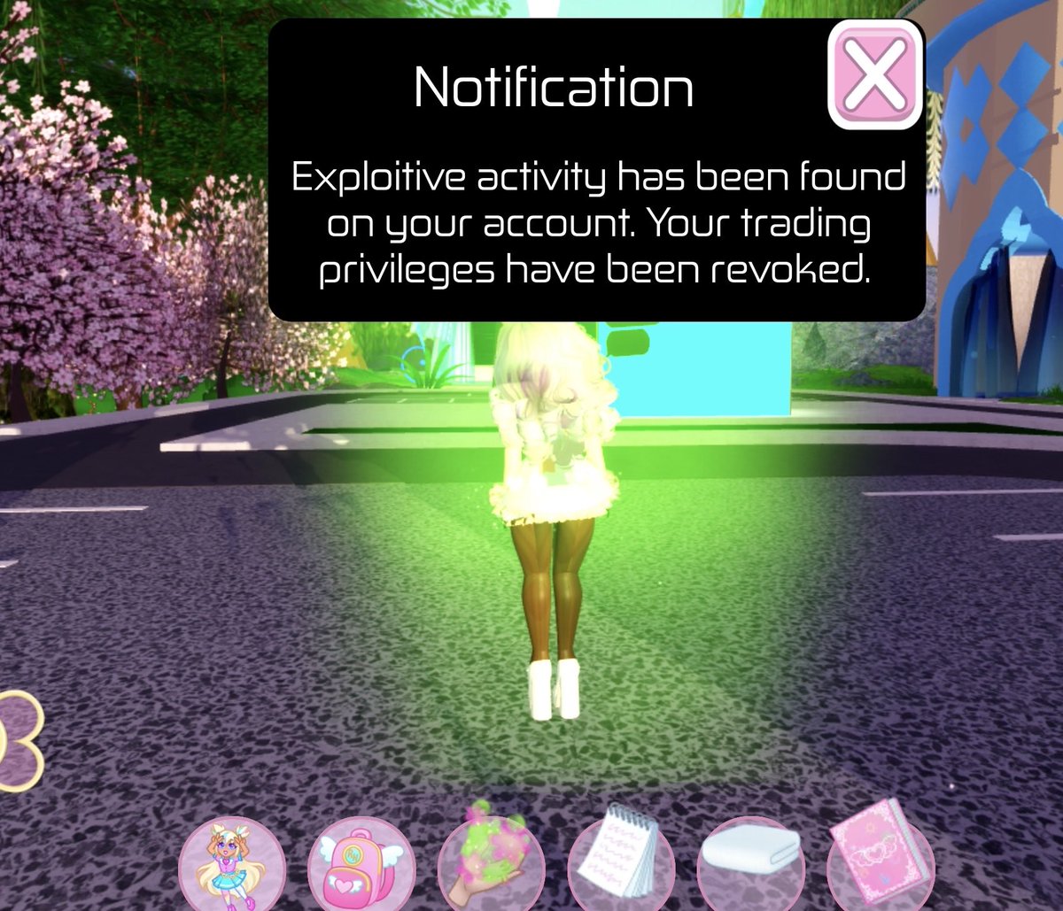 DelicateLuci tweet media