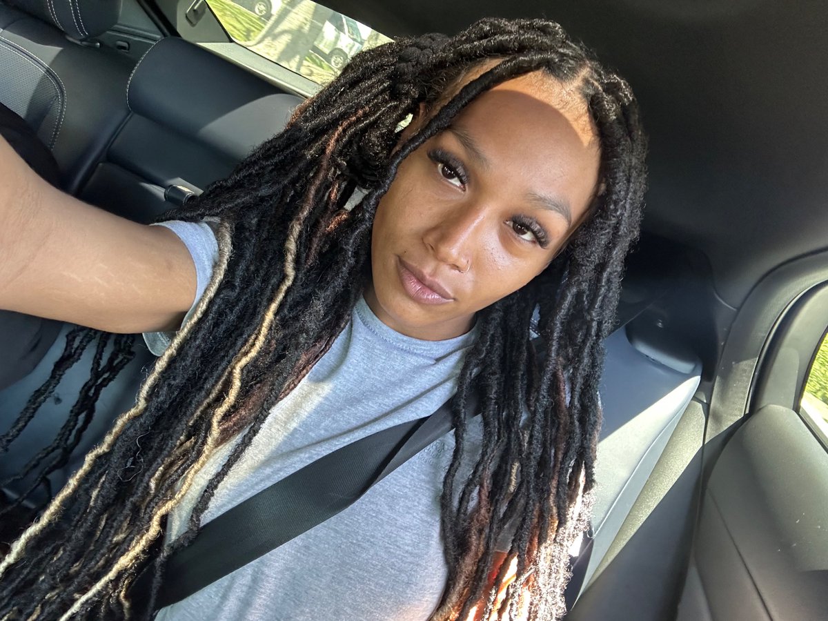 Ericka💜 tweet media