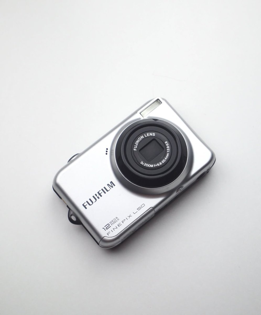 ekkok22's tweet photo. ✨ FUJIFILM FINEPIX L50กล้องคอมแพค 12ล้านพิกเซลขนาดเล็กพกพาง่ายมีโทนภาพสไตล์ ฟูจิฟิล์มถ่านง่ายสกินโทนดี3xการใช้งานปกติทุกอย่างอุปกรณ์ที่ได้รับ กล้อง ,สาย

ราคา 3,390บาทส่งฟรี
สนใจสั่งชื้อแอด @178yqkry
#fujifilmfinepixl50 #digicam #กล้อ���ดิจิตอล #กล้องดิจิตอลมือสอง #ส่งต่อกล้องดิจ https://t.co/5HRgTzV5SJ