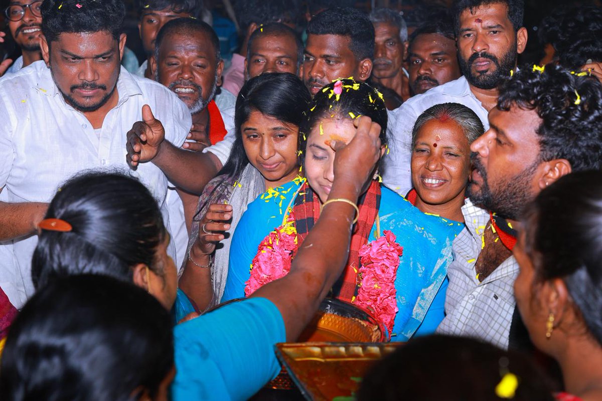 kirthiga_dmk's tweet photo. சிந்தாமணி காளியம்மன் கோவில் மந்தை அருகில் திராவிட மாடல் சாதனைகளை எடுத்துக்கூறி மக்களிடம் தீவிரமாக வாக்கு சேகரித்தோம்.
#vote4kiruthigathangapandi #tnelection2026 #DravidianModel2pointO #Vote4DMK #mlaelection #tpk4dmk #MKStalin #CMMKStalin #thiruparankundram https://t.co/BnxhyuAN2O