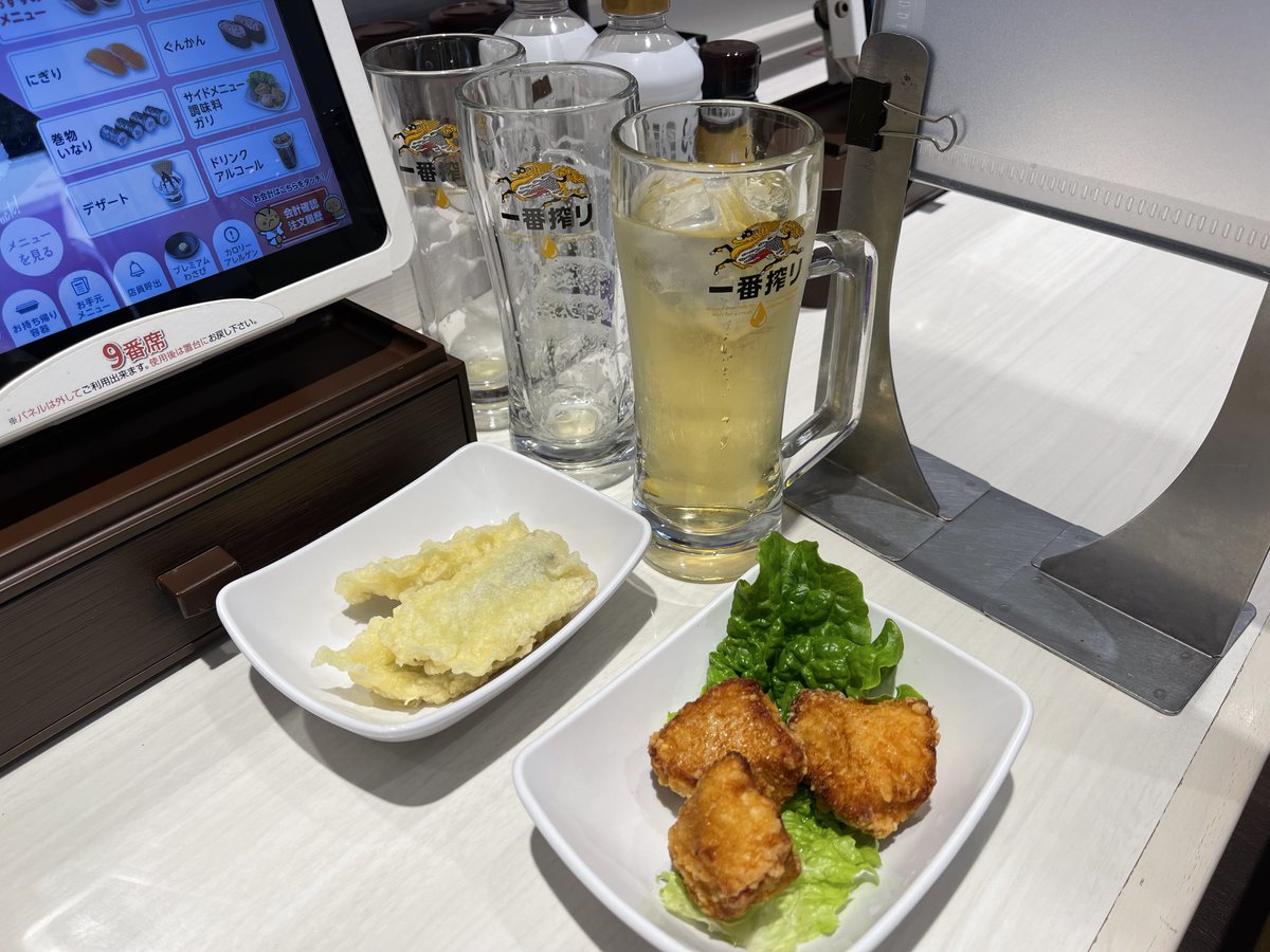 ナヲキ tweet media