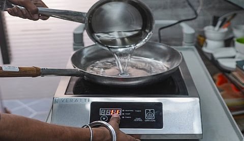 The Analyzer (News Updates🗞️) tweet media