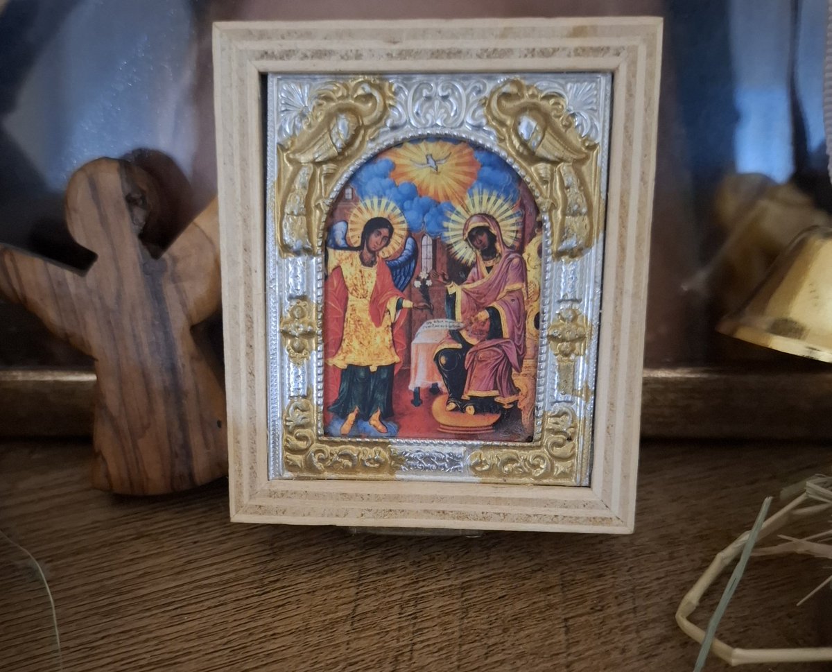veka_jan1027's tweet photo. Богородице Дјево, радуј се благодатна Маријо, Господ је с Тобом, благословена си међу женама и благословен је Плод утробе Твоје, јер си родила Спаситеља душа наших 🙏. https://t.co/3ezYTJpQxv