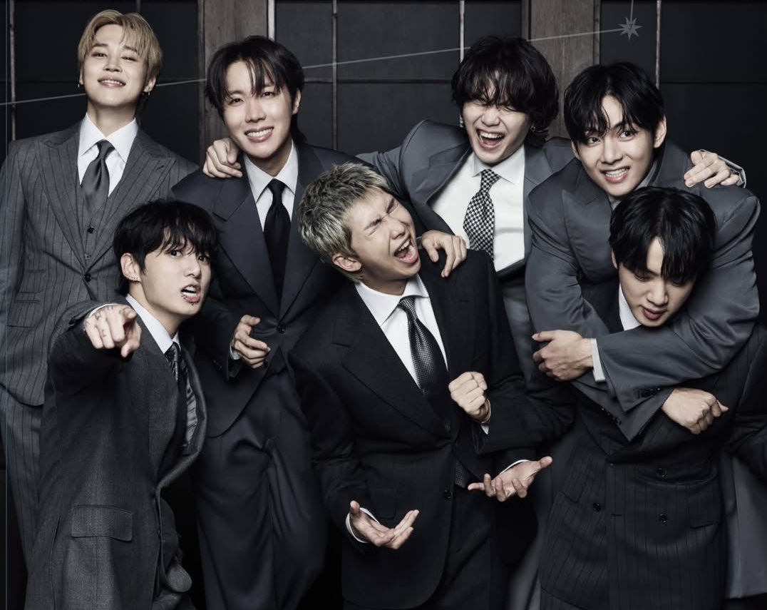 MinYoongiSwagg7's tweet photo. One of my all time fave OT7 pics https://t.co/wX5rpp3J4y