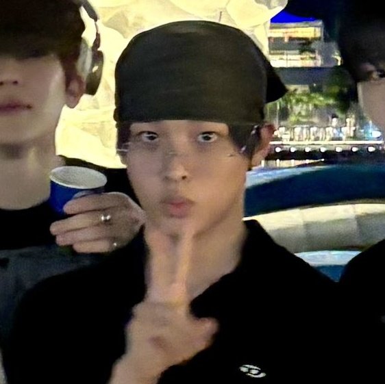 eii 🐈‍⬛ tweet media