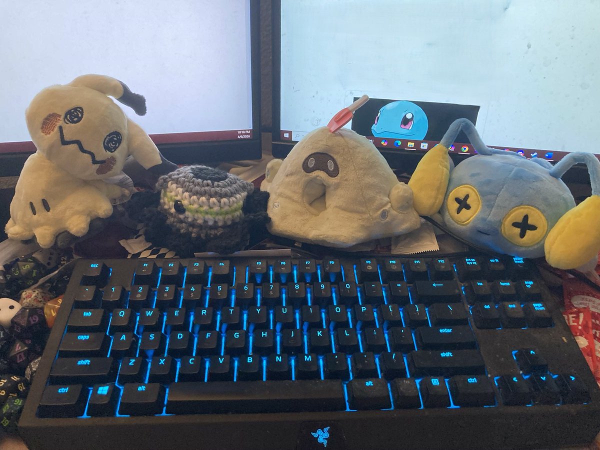 lucid_phantom's tweet photo. @succubus_98_ What do you think of the friends who live on my desktop? https://t.co/2RescAumIz