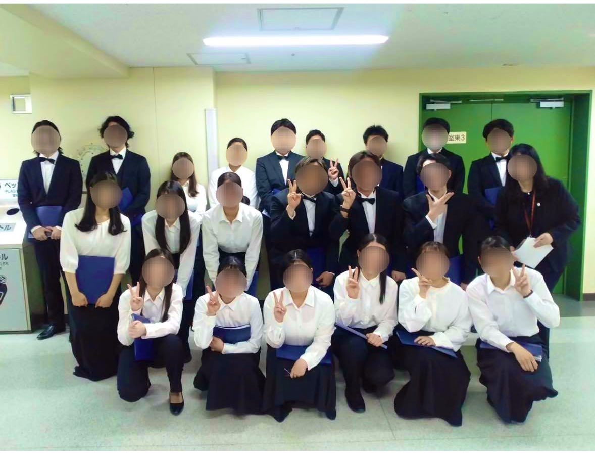 thuchorus's tweet photo. ご入学おめでとうございます🌸
今年も引き続き、入学式に参加させていただきました！
#春からTHU https://t.co/YvkapSVFfG