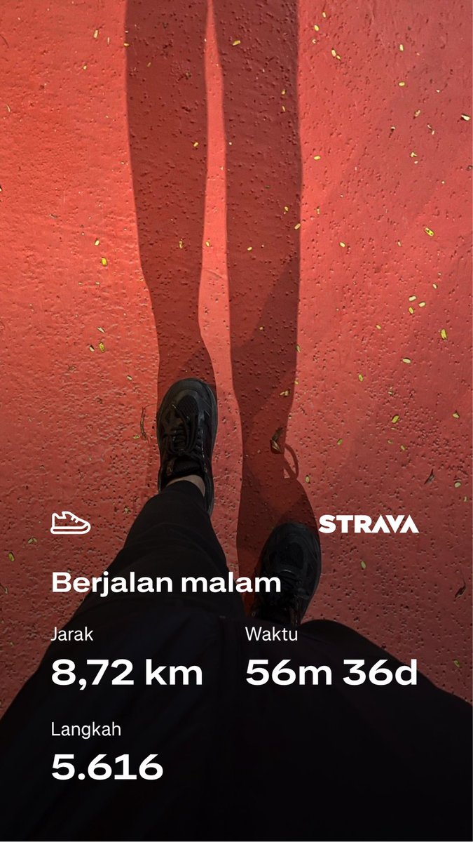 Sidejuuu's tweet photo. Melangkahkan kaki kembali di malam hari, 5000 langkah perhari semoga bisa melatih konsistensi. 

#ceritaharian #joging #tamansribaduga #purwakarta https://t.co/j8k0HzA9wa