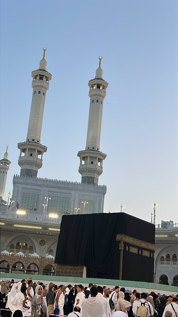 💛💙 м σ и α tweet media