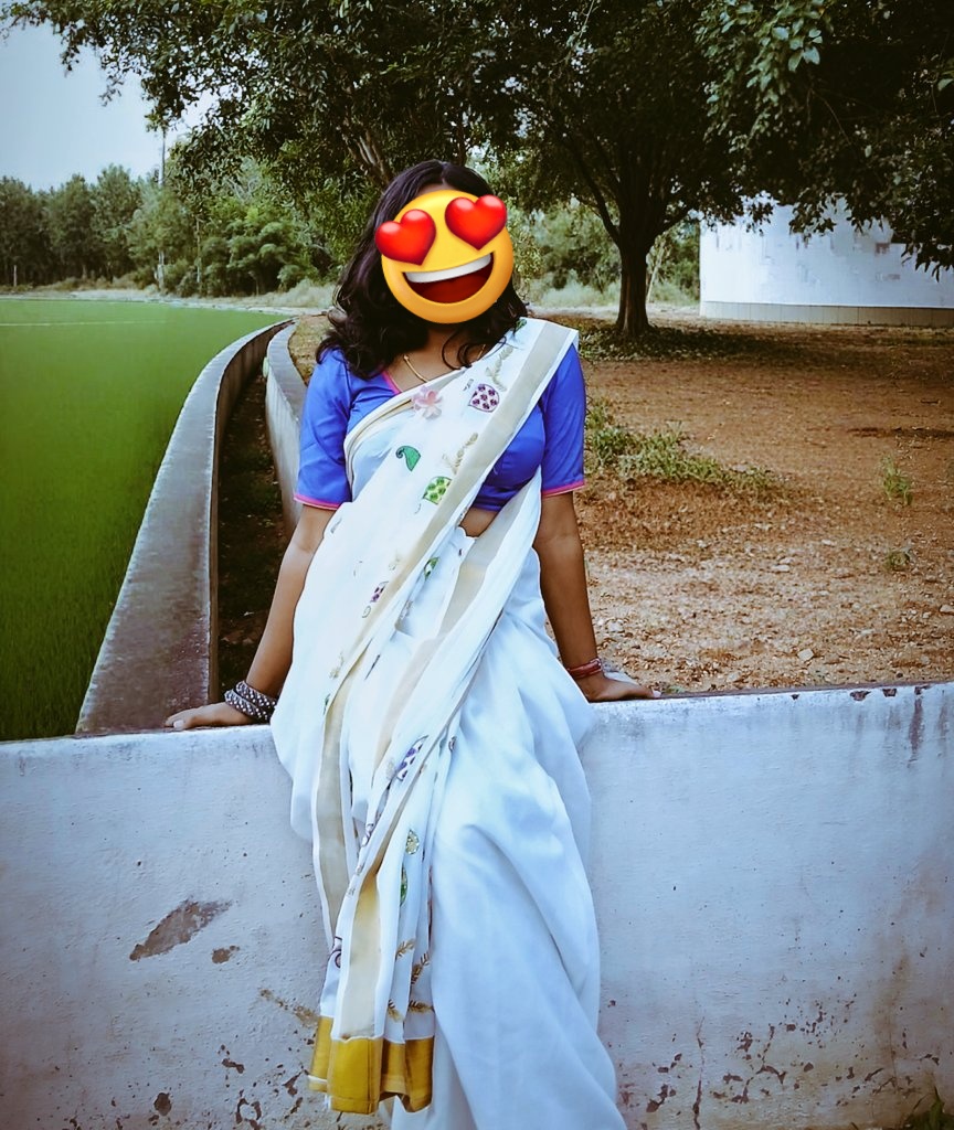 ShrukunaX's tweet image. Saree twitter ☺️🥰

Quote with your saree Media..🖤

#Saree #Tradition
