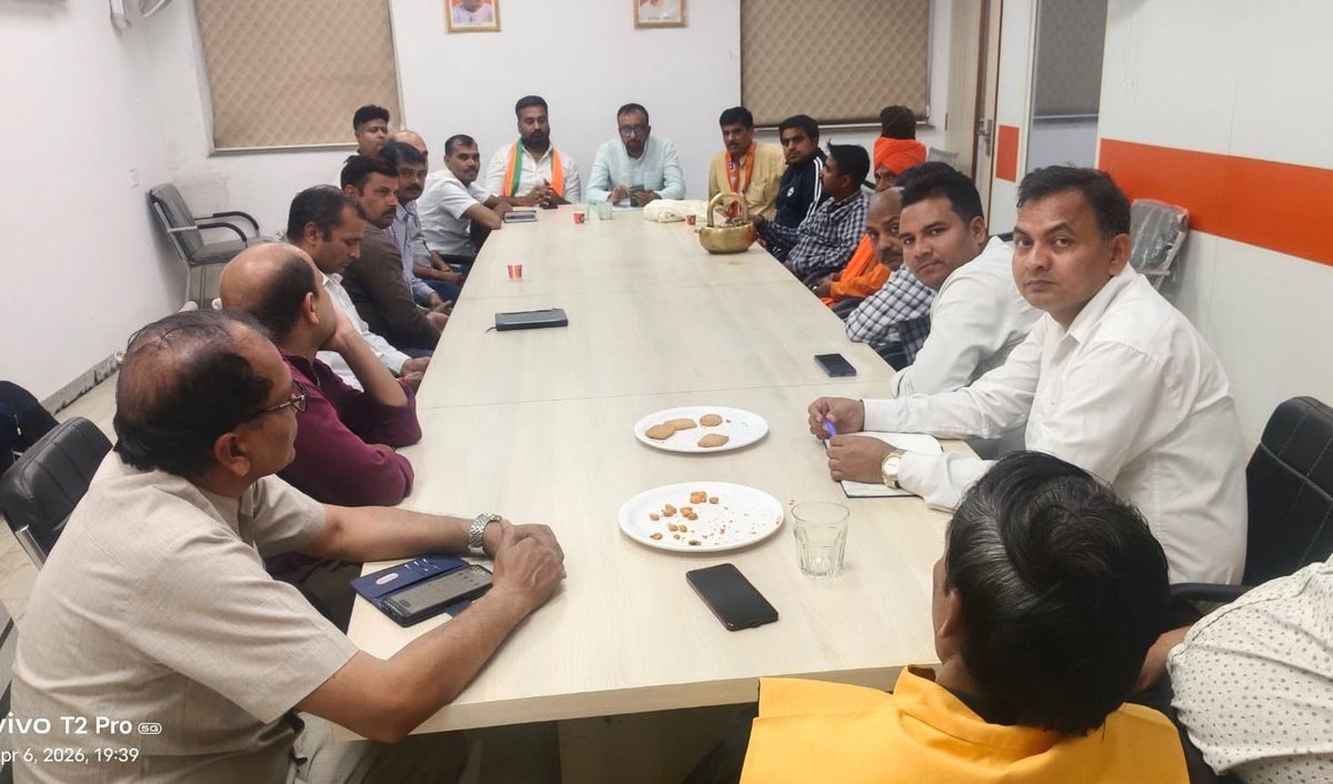 Subhrajeet_bjp's tweet photo. आगामी संगठनात्मक कार्यों के कार्ययोजना हेतु भाजपा दक्षिणी दिल्ली जिला कार्यालय पर प्रदेश महामंत्री (पू. मो.) श्री संजय तिवारी का प्रवास रहा l 

@Virend_Sachdeva @PavanRanaRSS @BJP4India @NitinNabin @narendramodi https://t.co/NqCMUGLEuG