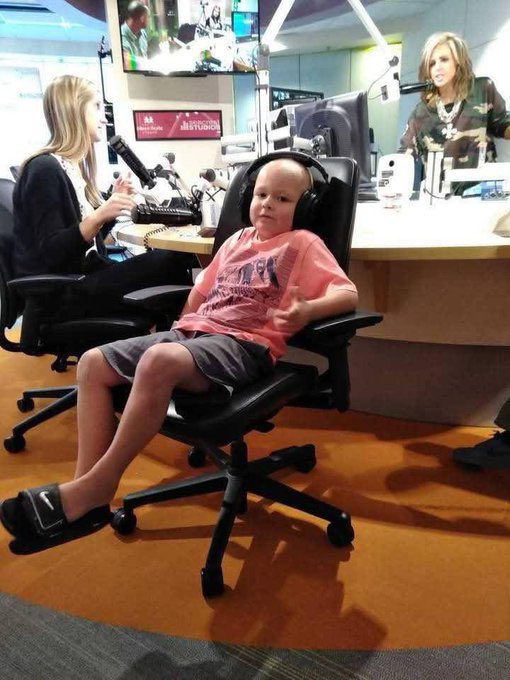 Sarah Marshall tweet media