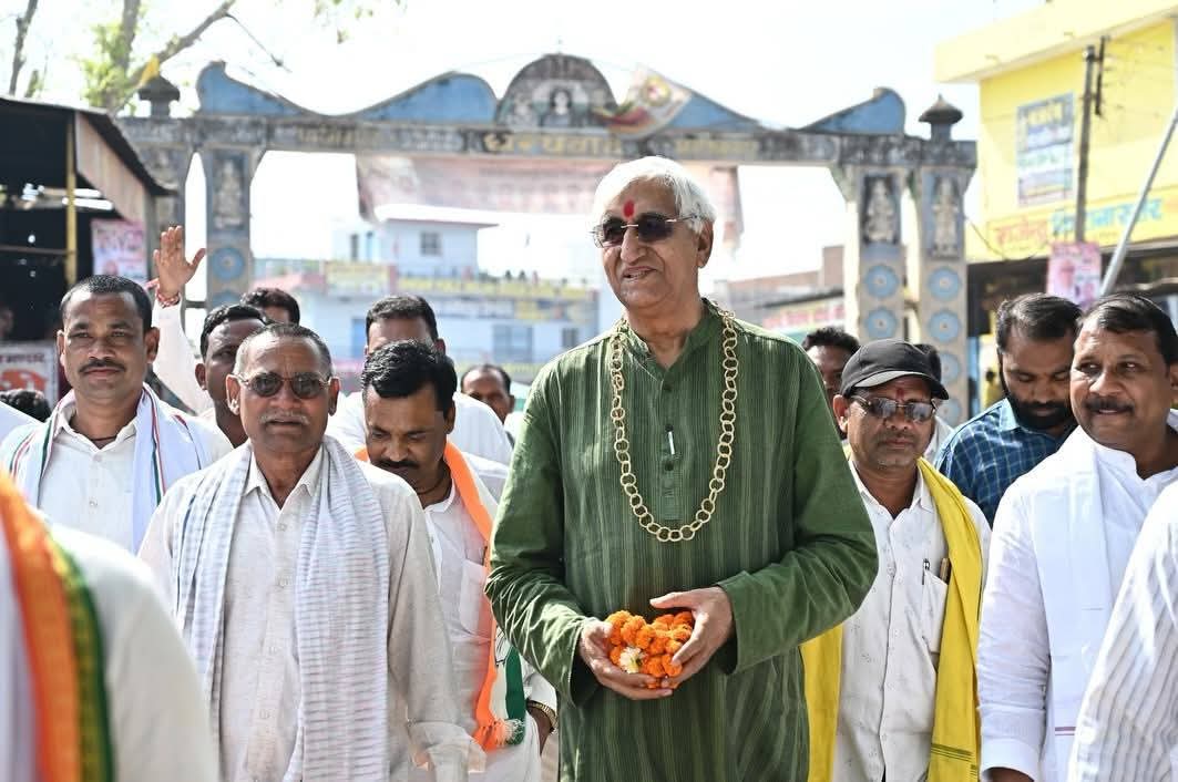 harikushwahaa's tweet photo. लोरमी विधानसभा के डिंडौरी में आयोजित “विधानसभा स्तरीय कांग्रेसजन जुड़ाव एवं संवाद” कार्यक्रम में शिरकत करने पहुंचे पूर्व उप-मुख्यमंत्री श्री @TS_SinghDeo जी का डिंडौरी में ग्रामीणों और कार्यकर्ताओं द्वारा गर्मजोशी से स्वागत किया गया।
@RahulGandhi @kcvenugopalmp @SachinPilot https://t.co/hmsNnXW3Eu