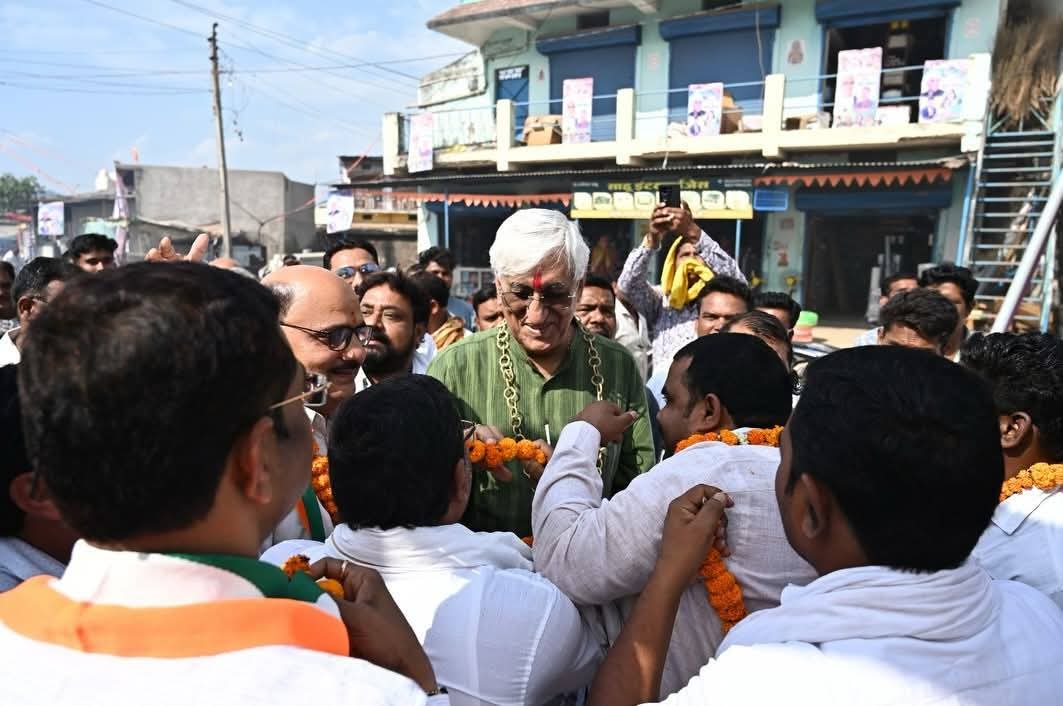 harikushwahaa's tweet photo. लोरमी विधानसभा के डिंडौरी में आयोजित “विधानसभा स्तरीय कांग्रेसजन जुड़ाव एवं संवाद” कार्यक्रम में शिरकत करने पहुंचे पूर्व उप-मुख्यमंत्री श्री @TS_SinghDeo जी का डिंडौरी में ग्रामीणों और कार्यकर्ताओं द्वारा गर्मजोशी से स्वागत किया गया।
@RahulGandhi @kcvenugopalmp @SachinPilot https://t.co/hmsNnXW3Eu