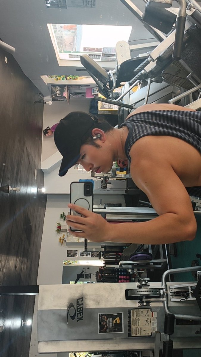 rnlmrn1997's tweet photo. PULL DAY! 🏋‍♂️😵‍💫 https://t.co/DoyXR2vRSi