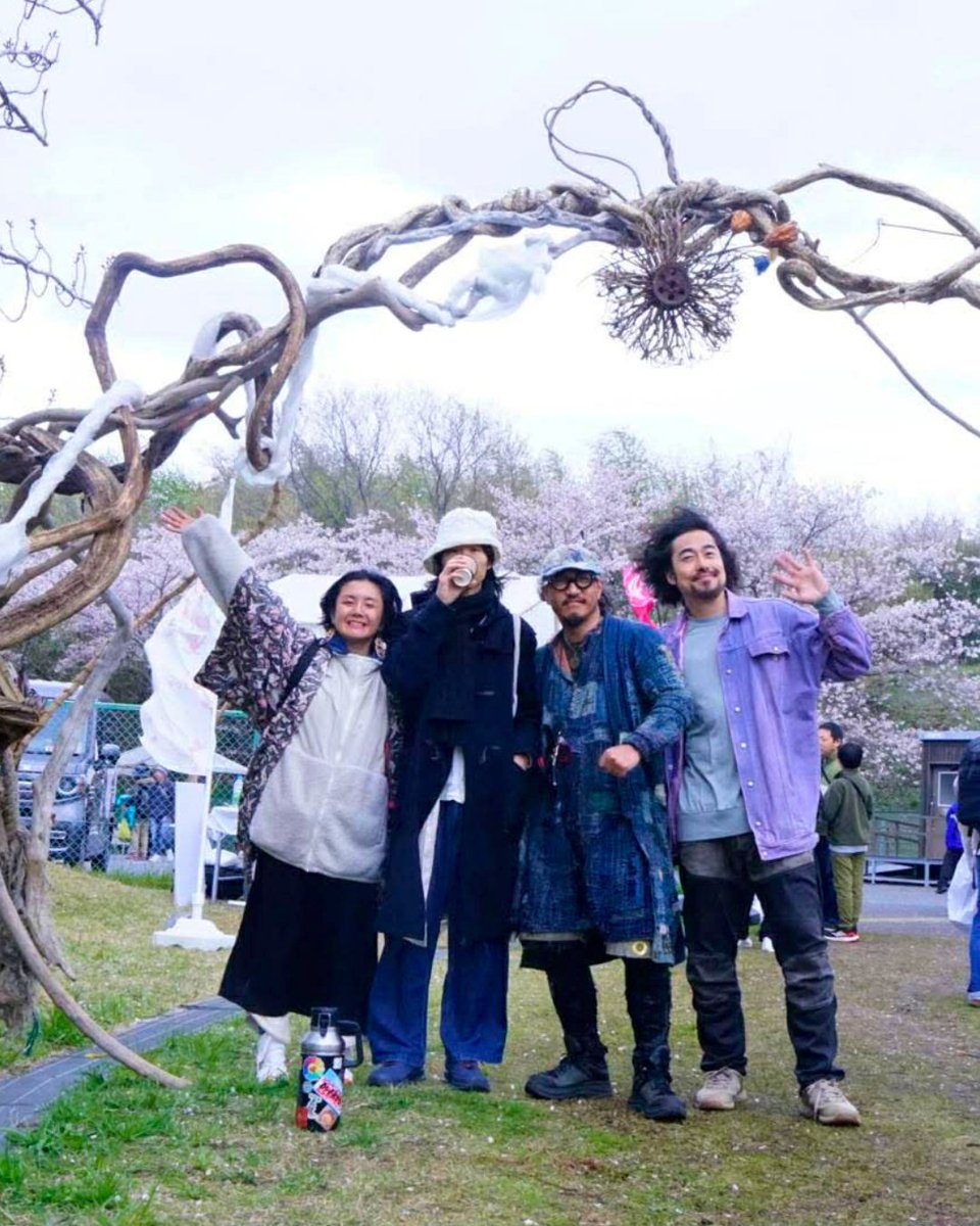 narrativefes's tweet photo. 雲のように浮かぶ、ひつじと桜のピクニック。
また来年、この場所で。🌿

#成田 #三里塚 https://t.co/ktEcC1XAzW