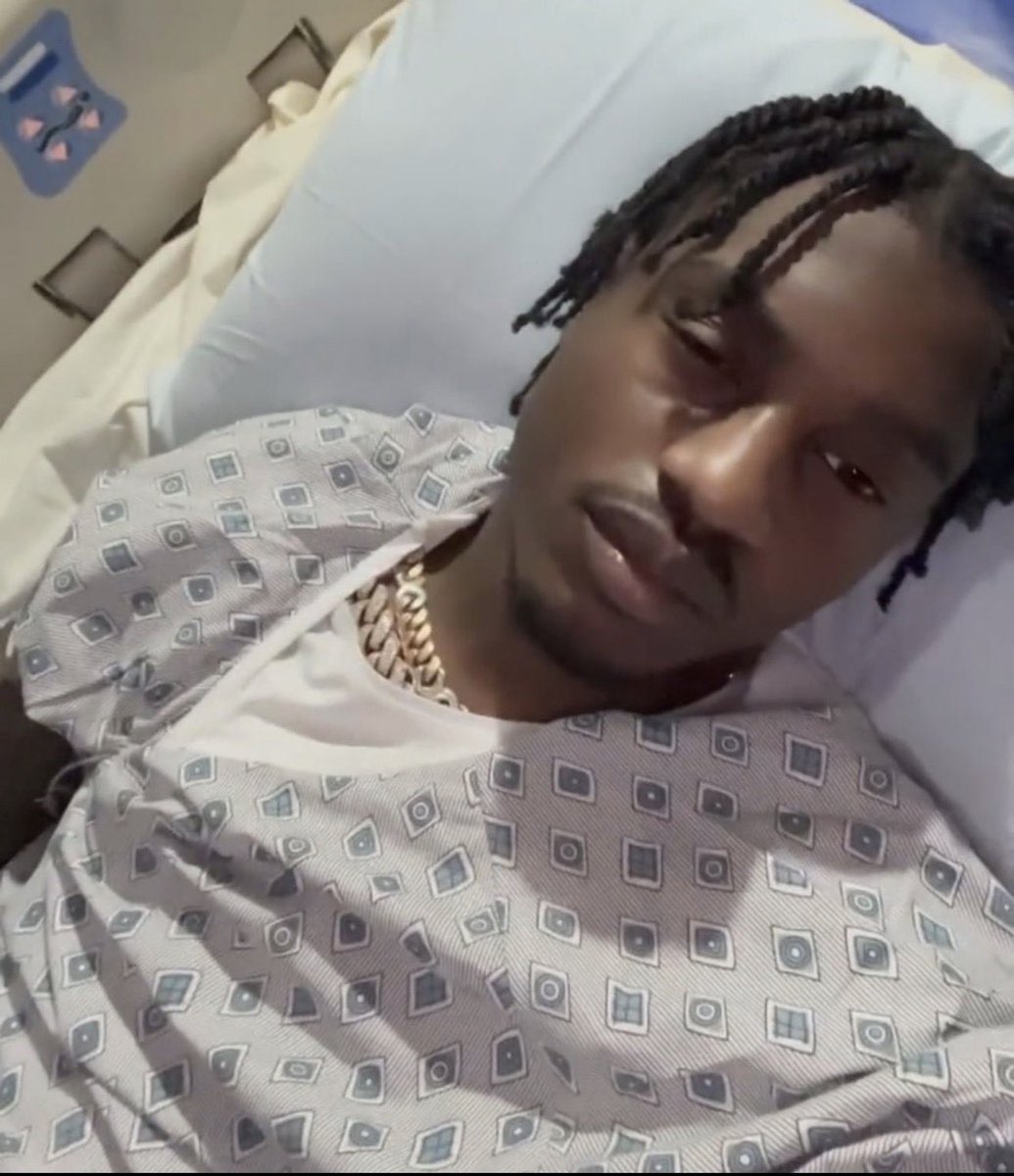 FrostThaGod's tweet image. Footage of the shooting at Hard Rock Casino has surfaced where Rappers OFFSET and lil tjay both got shot they are both currently in critical condition😬😬

Pray for them🙏🙏