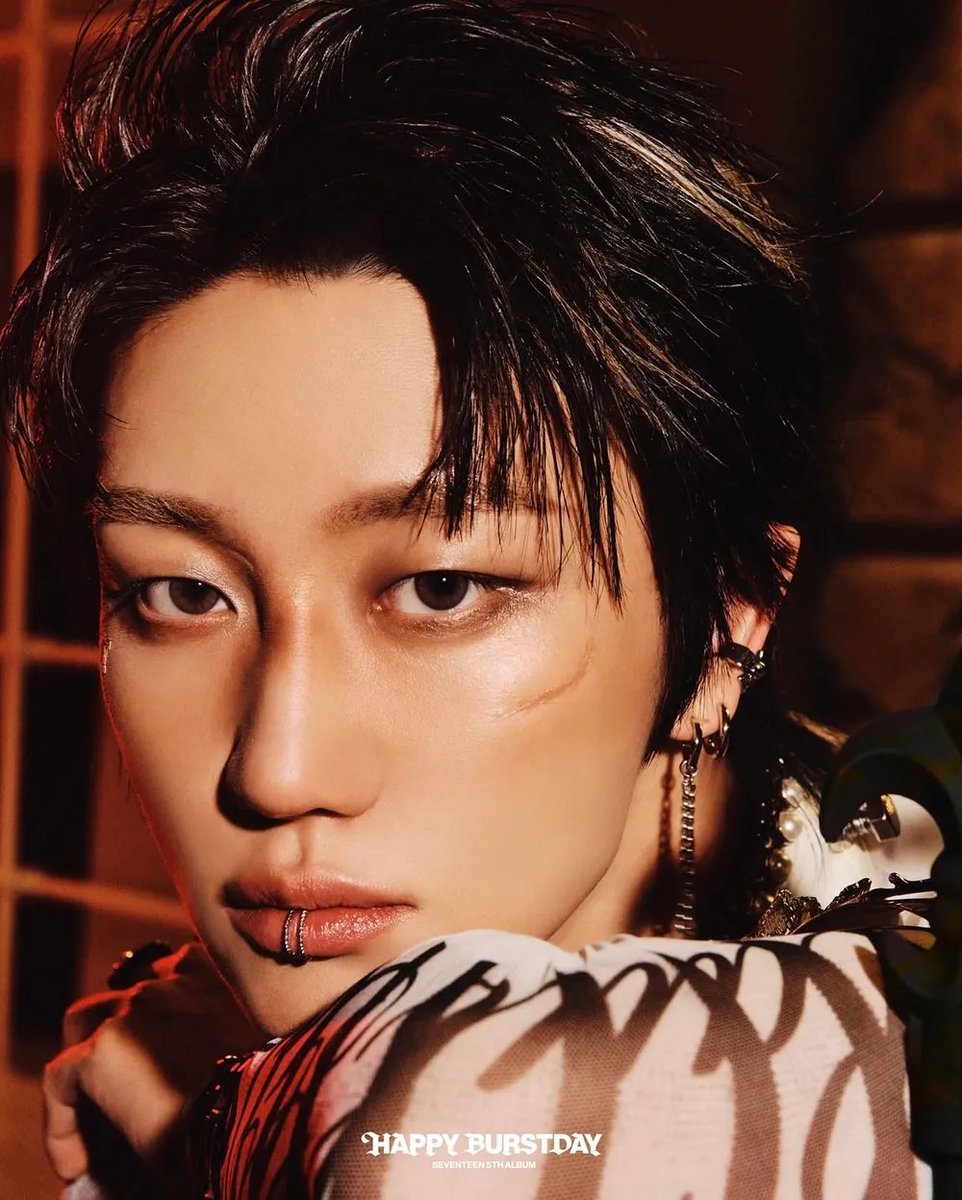 THE8 was the third most popular member of SEVENTEEN in March