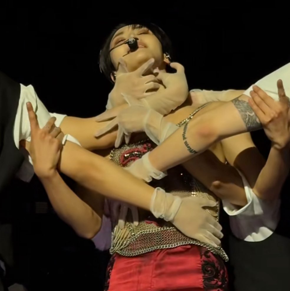 hj’s b cups tweet media