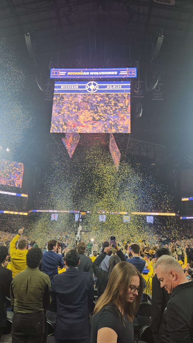 RobConnett1's tweet photo. Scenes from South Ann Arbor.

#NationalChampionship https://t.co/dSYluIscSB