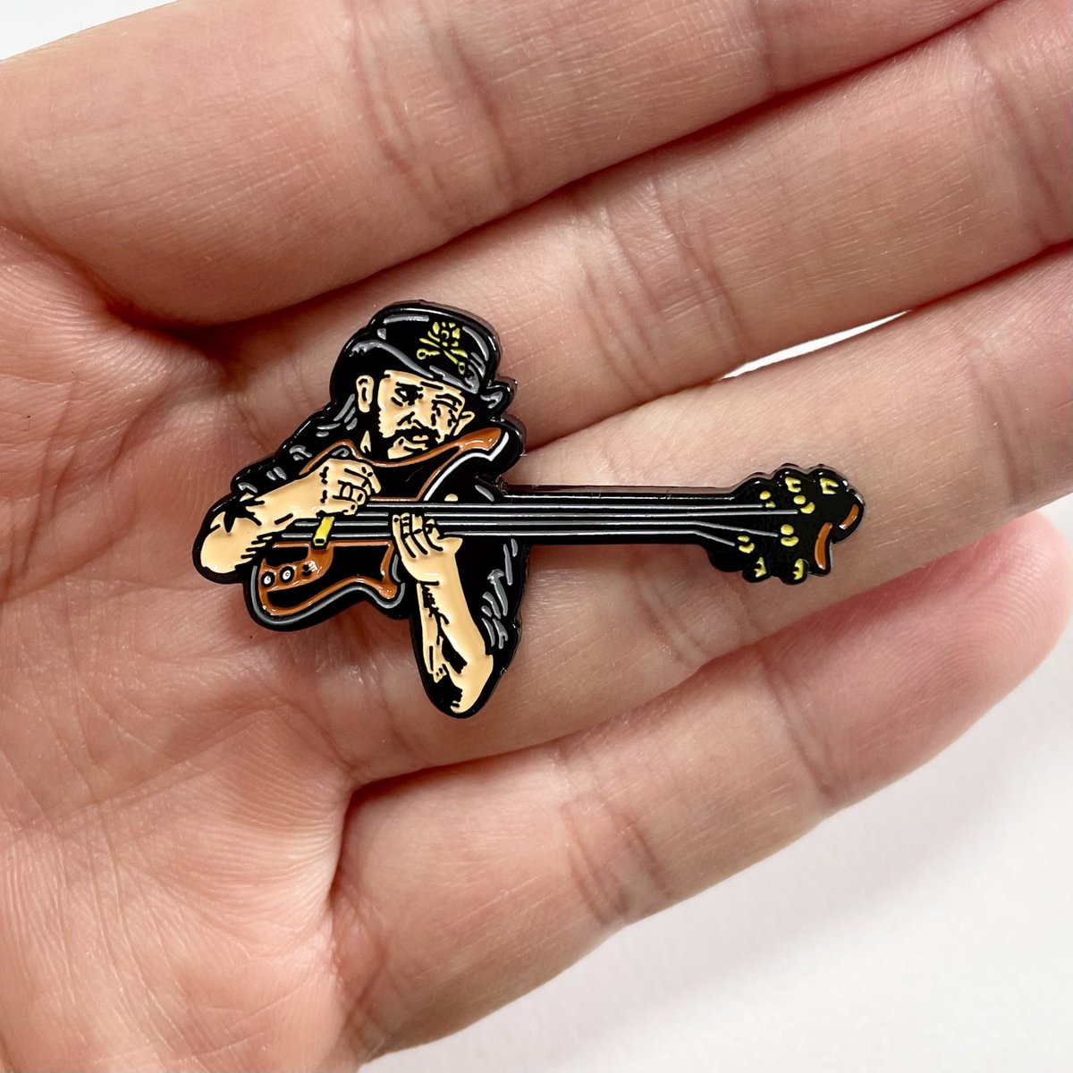 BfMerch's tweet photo. Motorhead "Lemmy" Pins入荷しました！
990yen

#motorhead #モーターヘッド #レミーキルミスター #バンドグッズ #ピンバッジ #イギリス雑貨 #ロックファッション #メタル https://t.co/LhyzJAIlZu