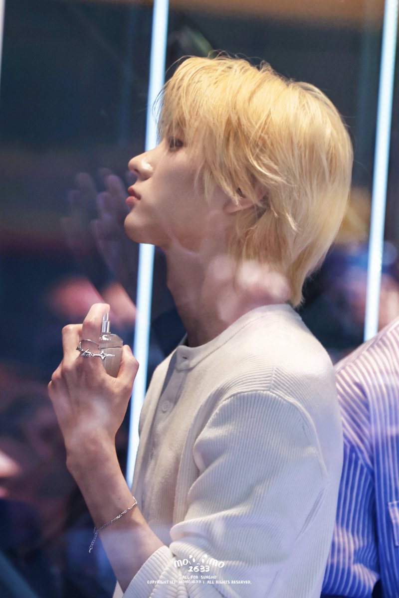 MOMO.1633 tweet media