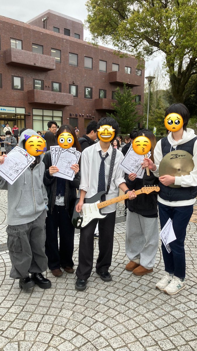 gufolk's tweet photo. こんにちは！！FOLK村です！！！
バンド活動行ってるサークルです！♡

音楽好きな子！楽器やってみたい子！
未経験者も大歓迎です！🎸🎸

勧誘やってます！！！
気軽に話しかけてねん😊
#岐阜大学　#岐大　#音楽　#ロック
#軽音　🎸🎸🤘🤘🤘🤩🤩🤩 https://t.co/LEUC9nI3mO