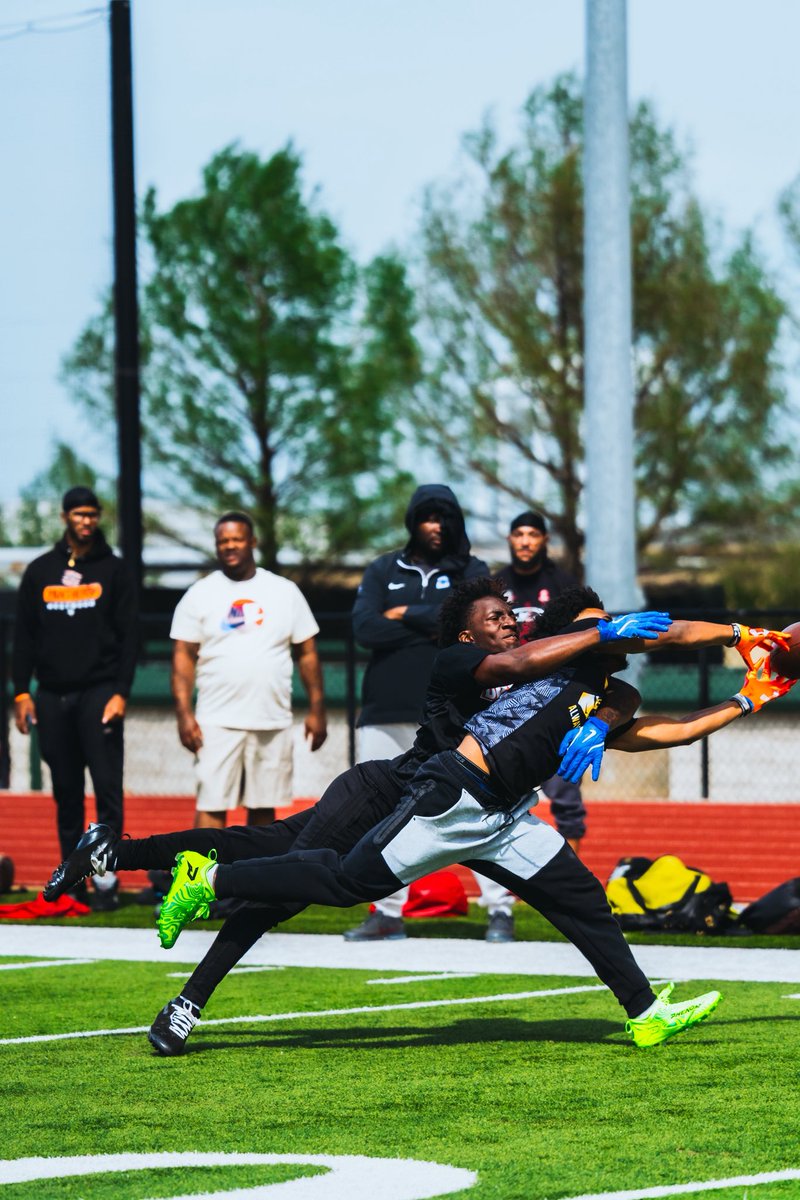 JakamBeatty8's tweet image. Great showcase 4-3 on 1on1 reps #Labwork @coachwvde @NIckPerry_27 @CoachTeachey1 @CoachBRob5 @Andy_Villamarzo @joejoeheaden @CoachMoser12 @JWilson_2 @wesley_fritz @CoachRGreene @_BRETTCUMNOCK @SeanDillonSDSU @ethanhouserfb @GPowersScout @samspiegs @CoachHun_SMU @CoachTerryPSU