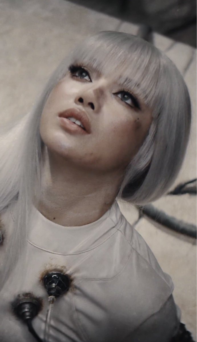 LISANATIONS tweet media