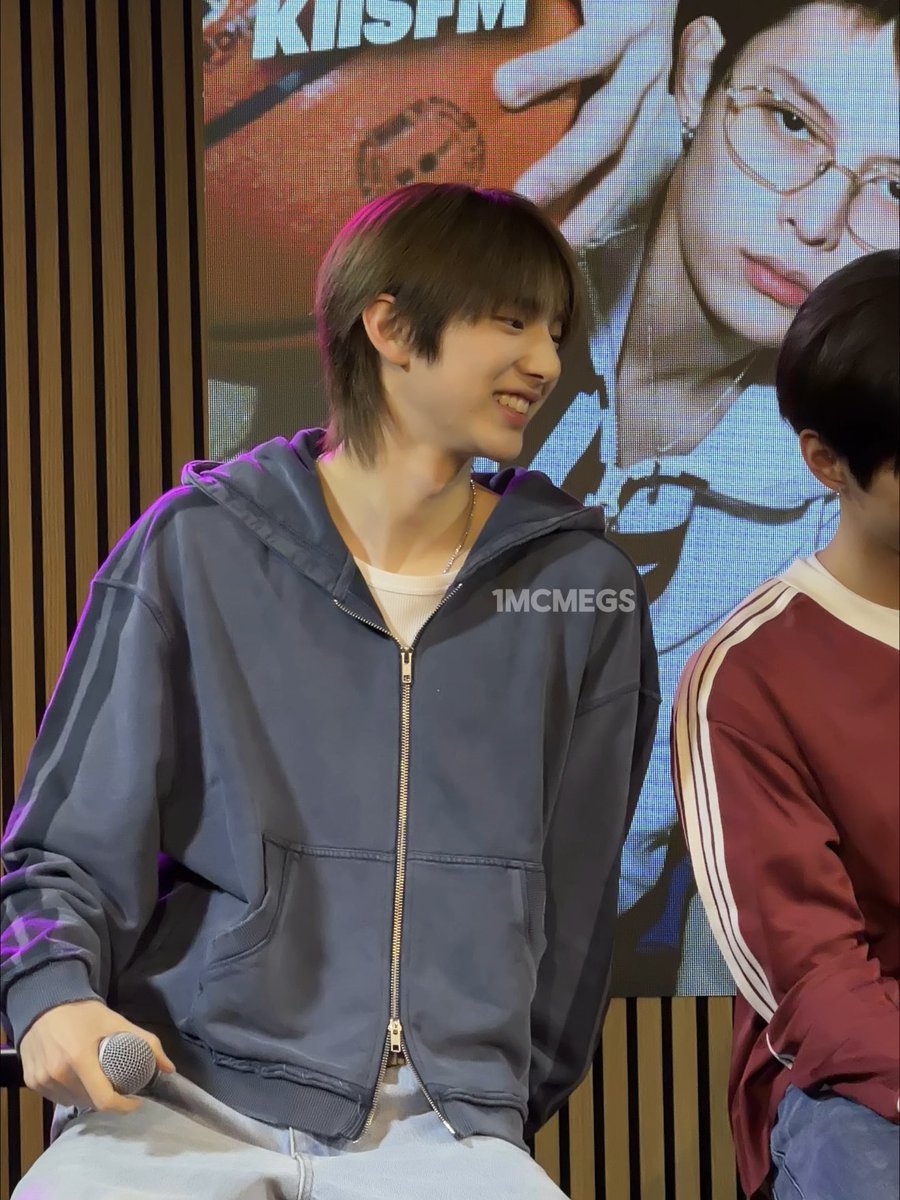 megs ✩ tweet media