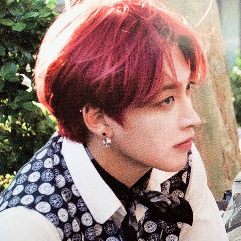 via ☆ honglegchomper tweet media