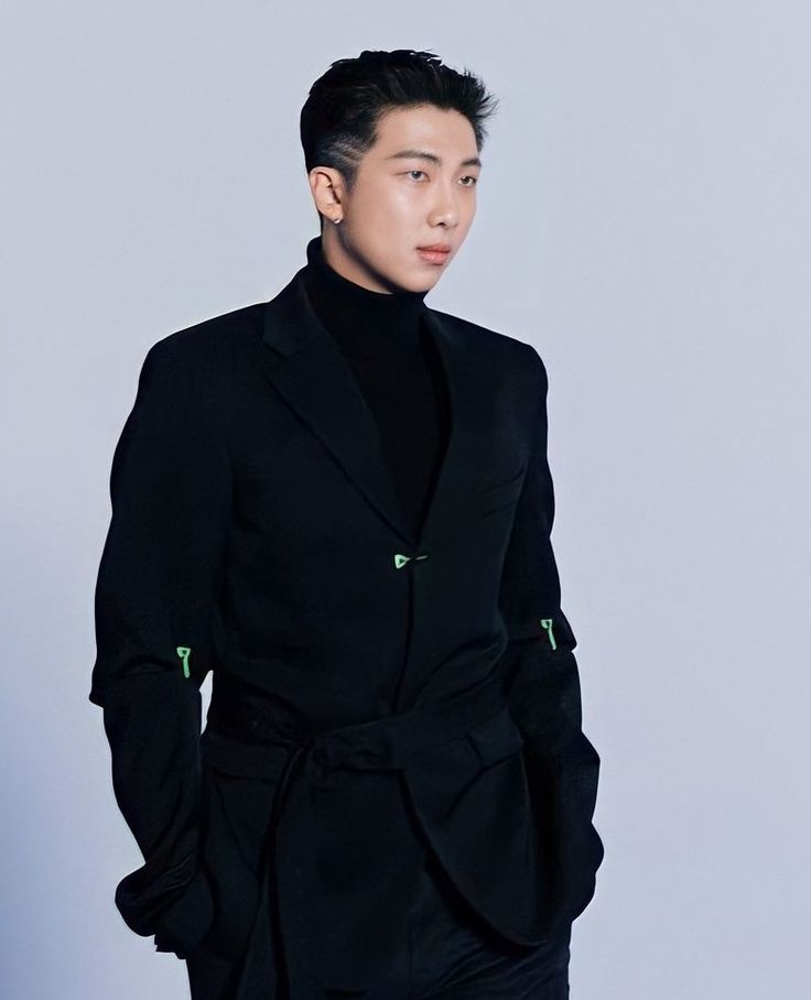 ²⁴⁴Tani⁷ tweet media