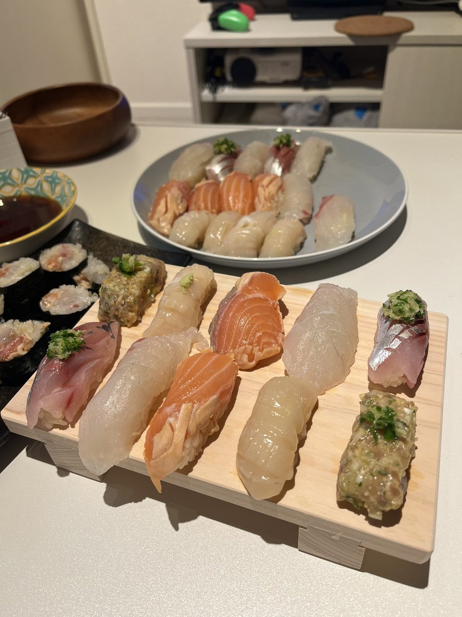 anfish_angler's tweet photo. 最近は寿司作りに挑戦してみてるけど本当に難しい🍣 https://t.co/3ozfLJgYst