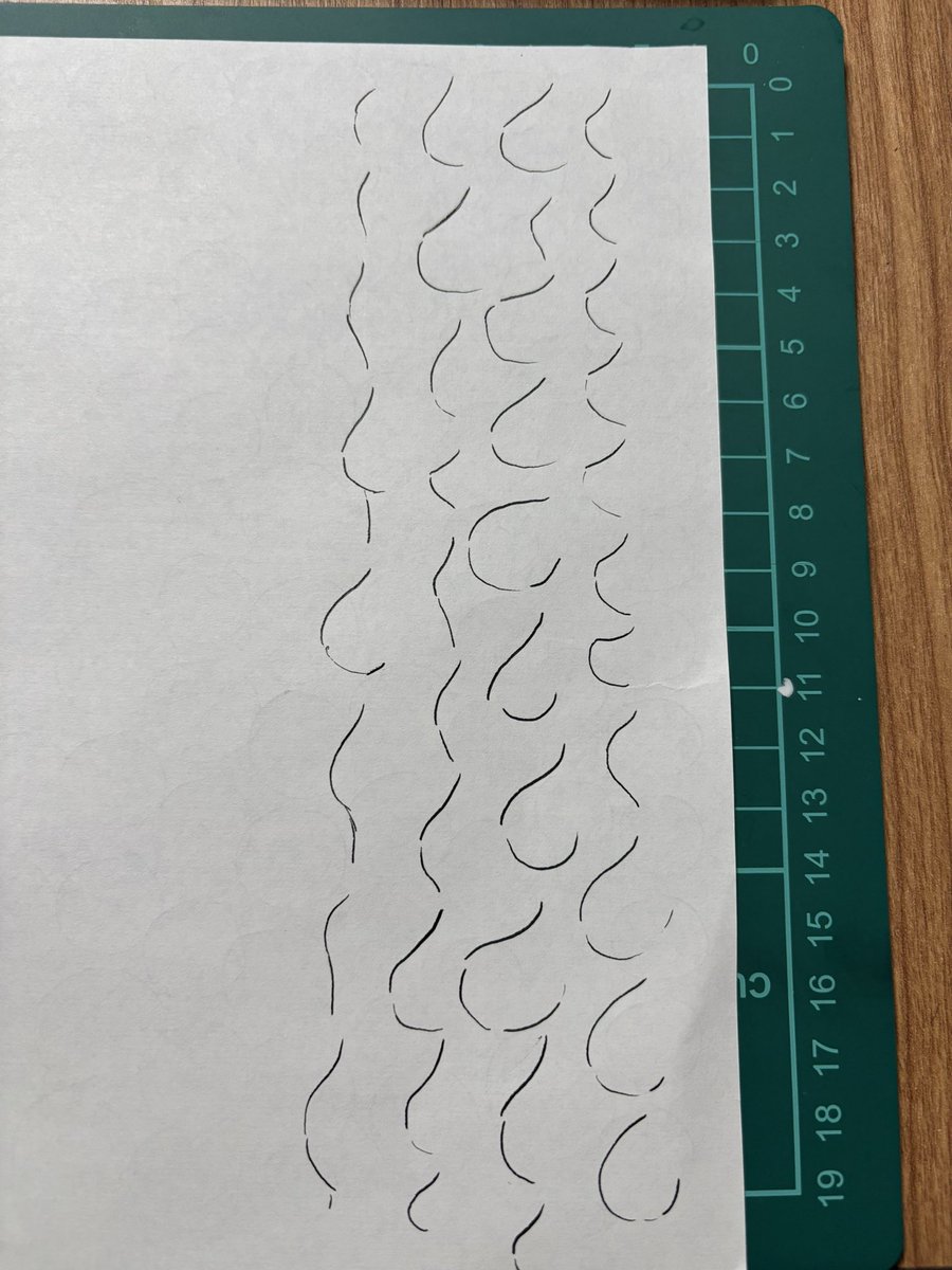 スエコフ tweet media