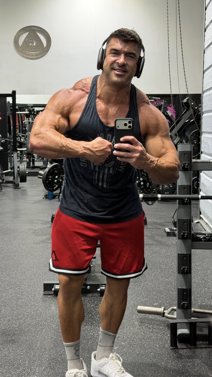 Big Muscle God tweet media