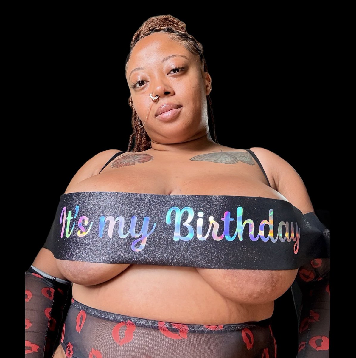 WaterGoddess777's tweet photo. HAPPY BIRTHDAY TO ME! 

THIRTYFINE 😝🖤🥳💋 https://t.co/UPP048t2Yv