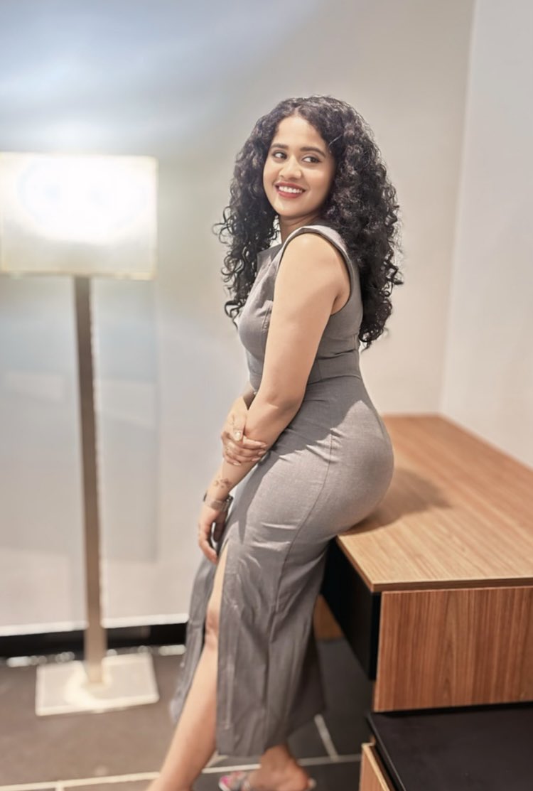 raokrish011's tweet photo. Kirak seetha kadu edi 🥵🔥🥵
Bumper Back Balisina Seetha 💦💦
Ala ela penchave antala asalu 🤔
Face kante base chuste ekkuva ga mood vastundi 💦🤤🔥💦🤤 

@corngod2042 
@sai1356681 
@18_midhun65085 https://t.co/Is5gIwy1Vp