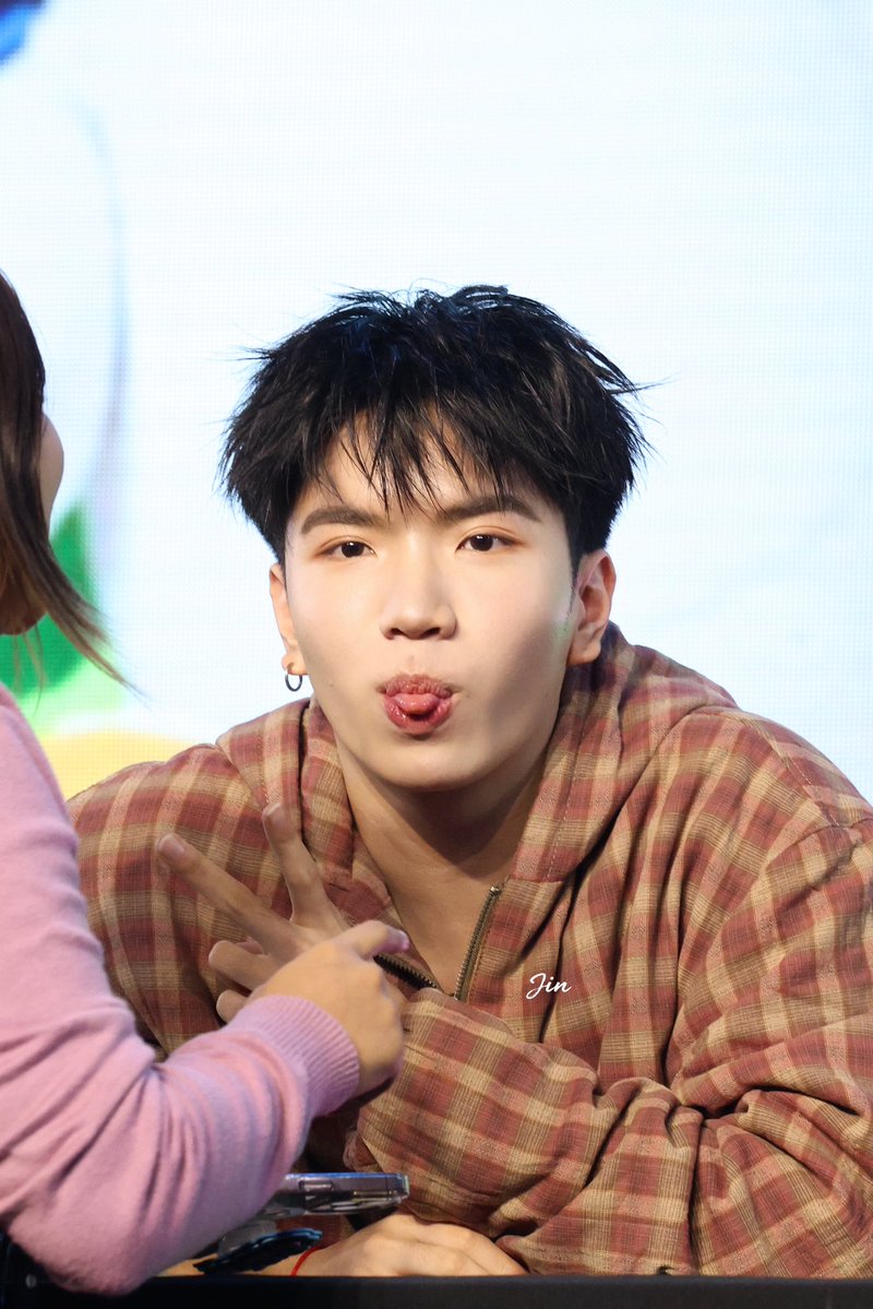 Jin tweet media