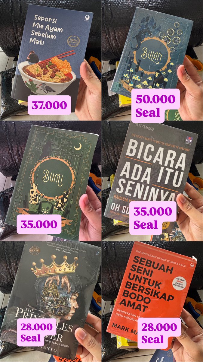 Zayanlagi's tweet photo. Hay aku mau pindahan jadi mau jual novel yang belum aku baca🥹bisa via oren ya,klo beli bnyk aku kasih free juga 
https://t.co/aaWt2wgXKb

Aku kirim nanti sore yaw
#zonabu #zonajajan #jualbuku https://t.co/gb1kX7OhCB
