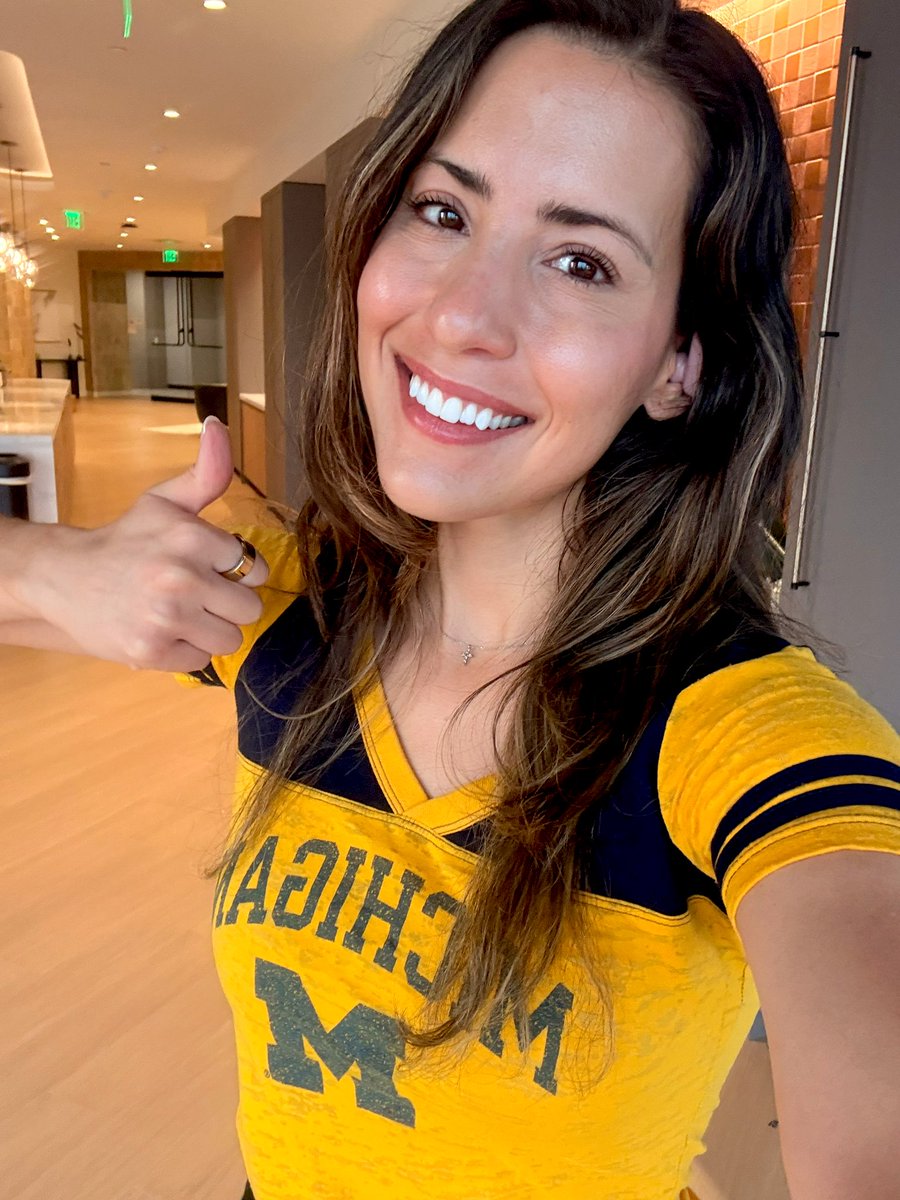 Way to go <a href="/umichbball/">Michigan Men's Basketball</a> 💙👏🏼