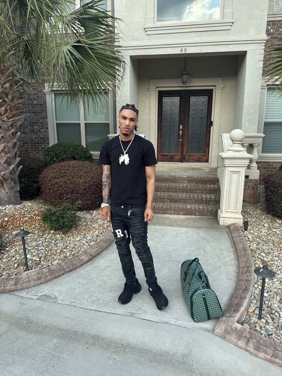 jamil⭐️ tweet media