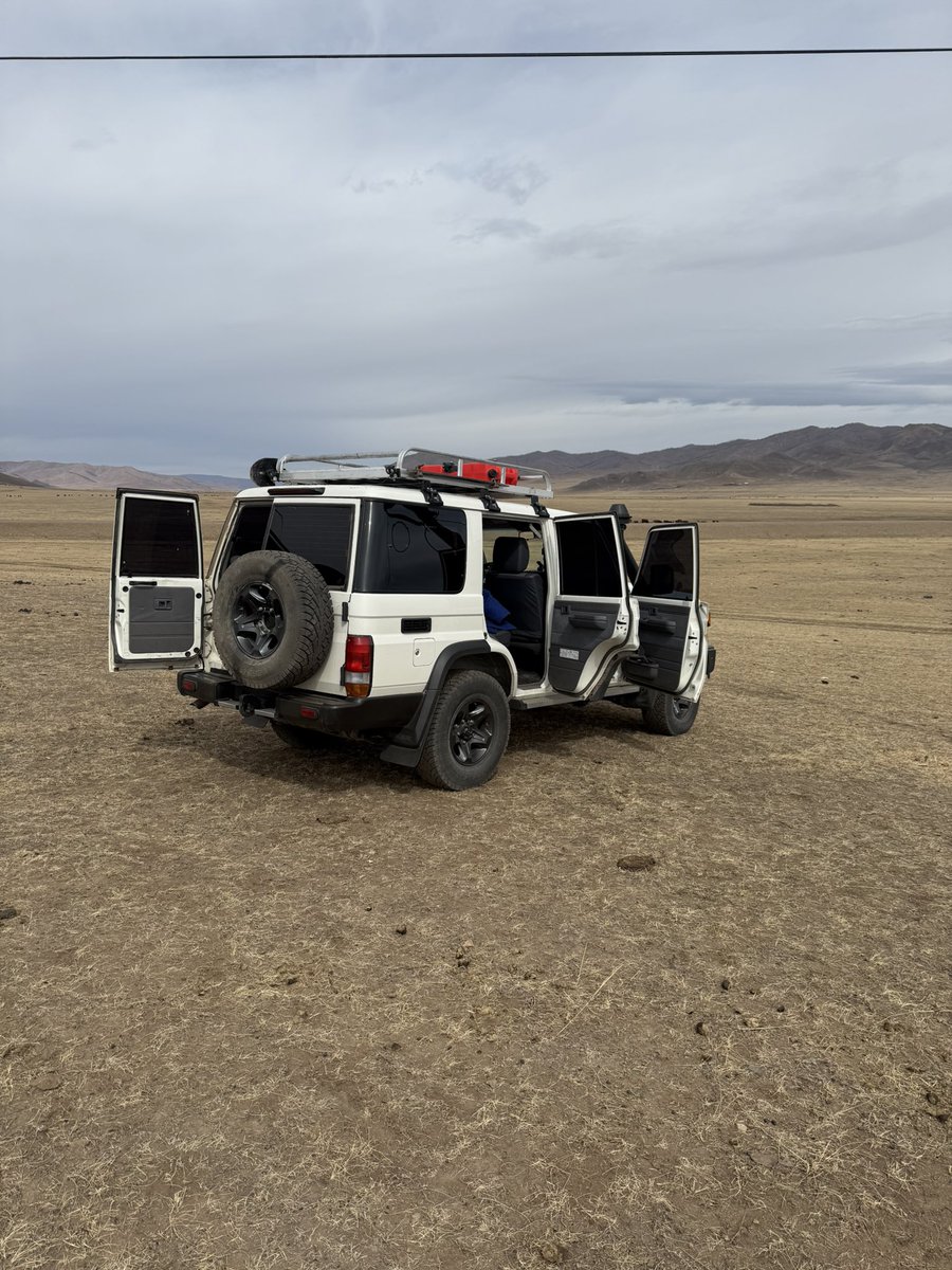 Тайвнаа tweet media